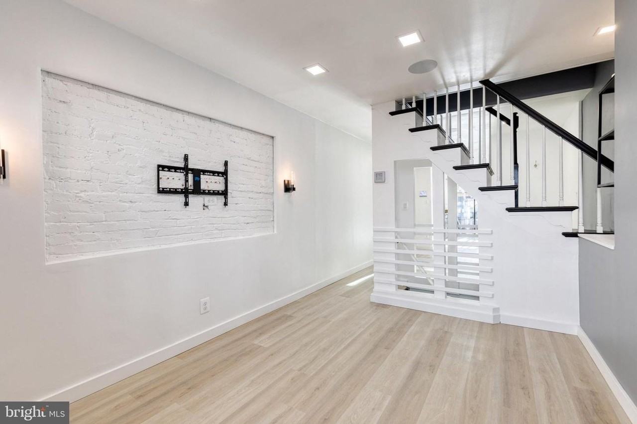 1155 Haubert St - Photo 3 of 20