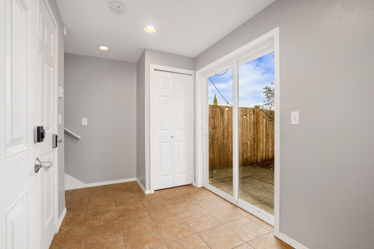 12032A 28th Ave Ne - Photo 3 of 18