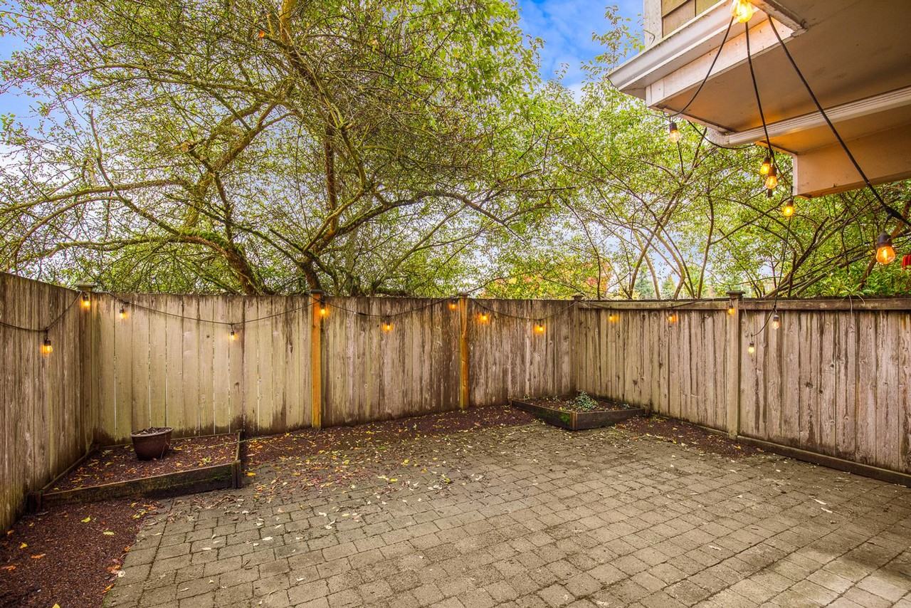 12032A 28th Ave Ne - Photo 4 of 18