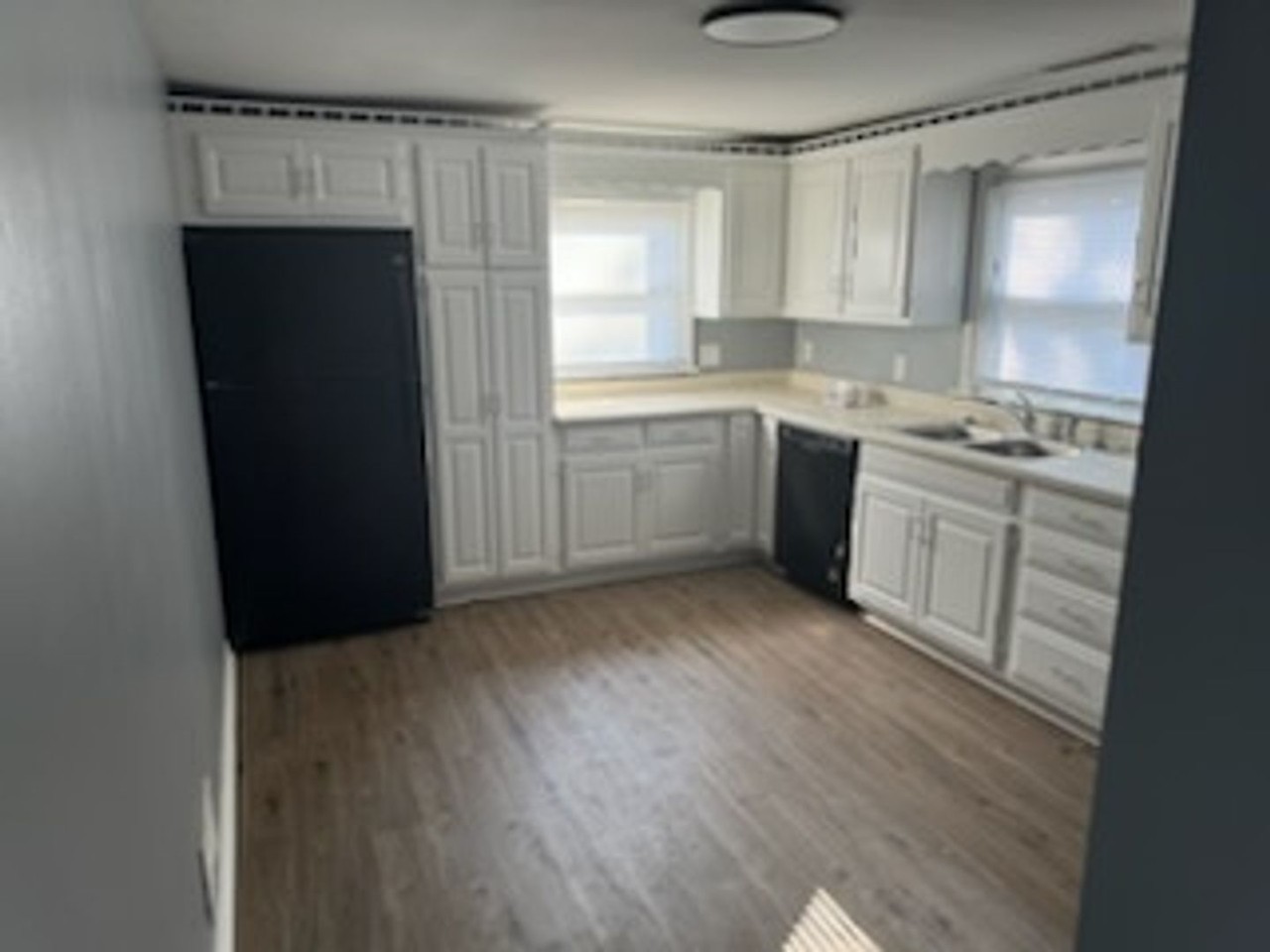 3652 Colfax St - Photo 4 of 16