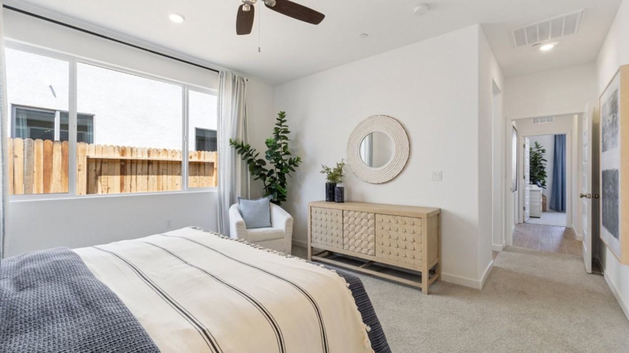 9404 Woodland Creek Dr - Photo 3 of 12