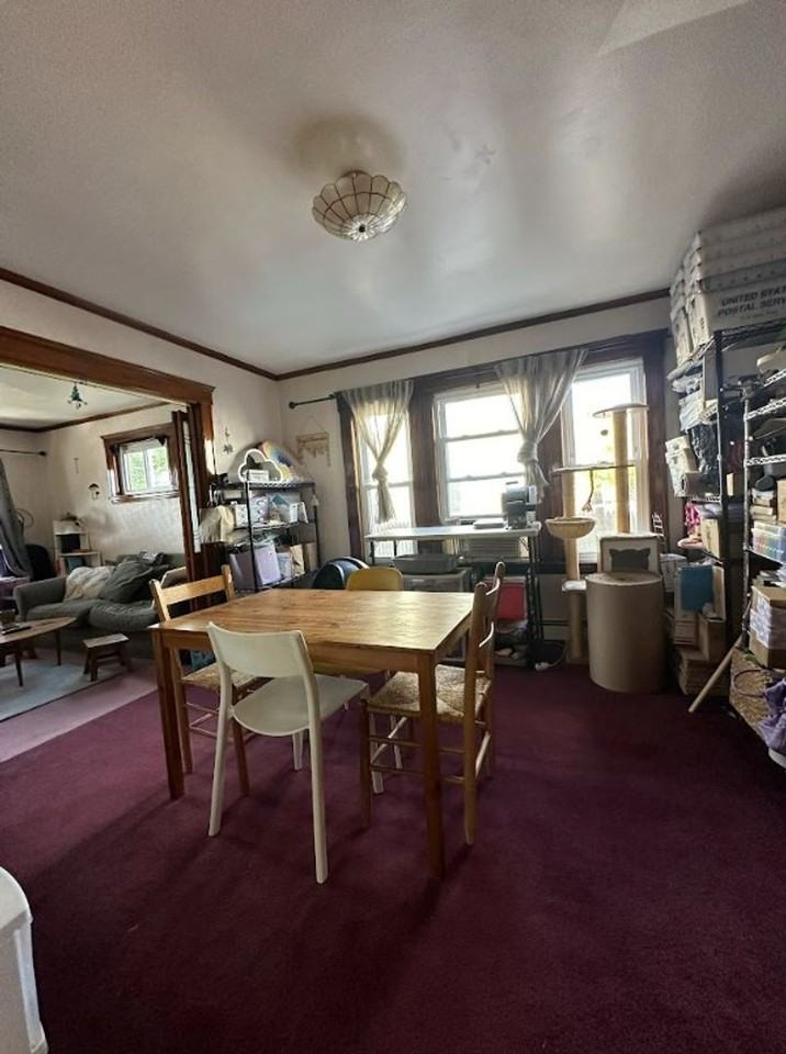 202 Everett St - Photo 3 of 8