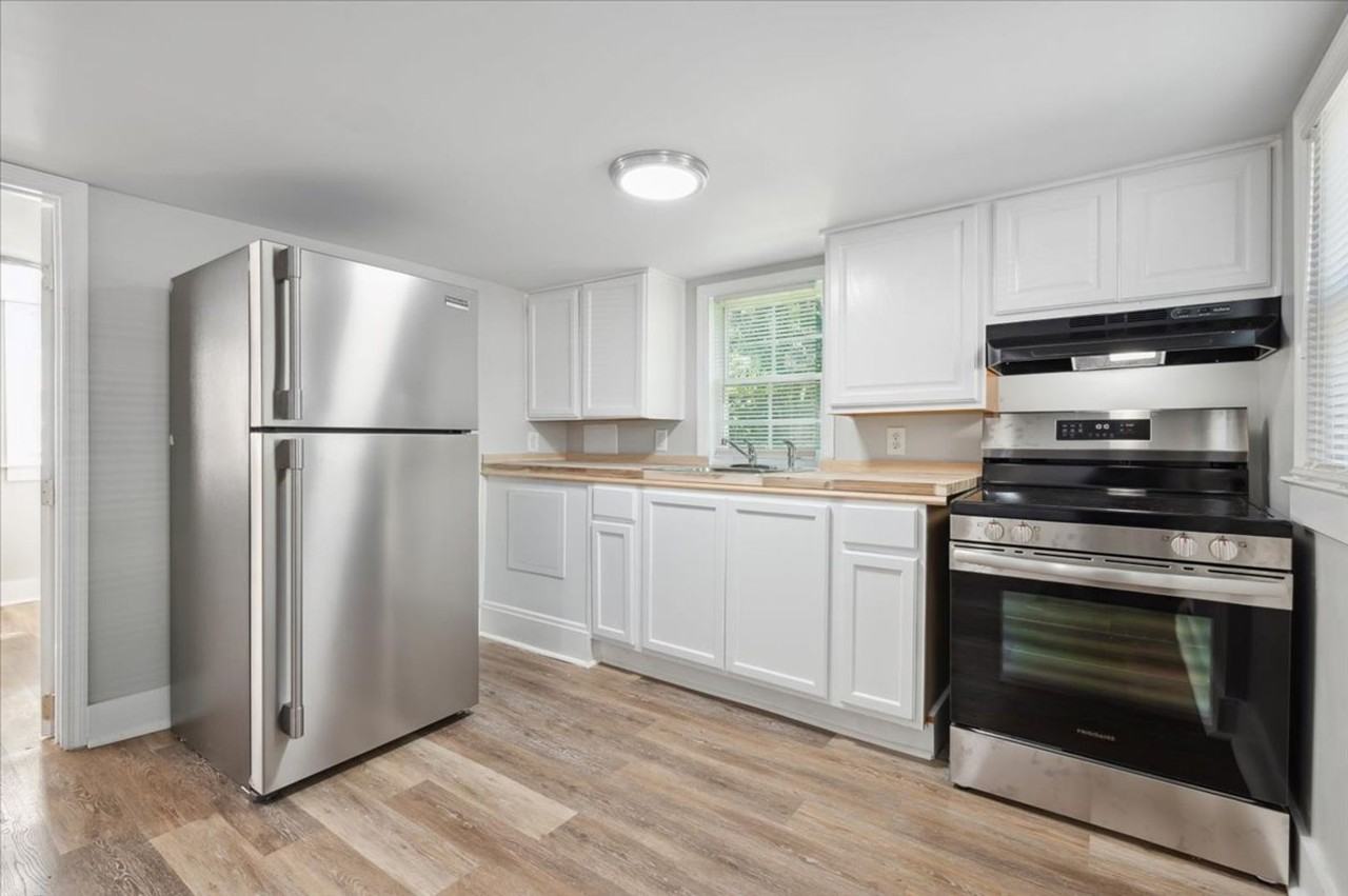 2415 Ash St - Photo 2 of 27