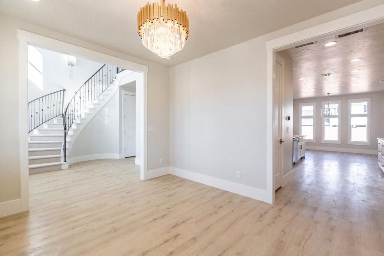 2811 S 3680 W - Photo 6 of 23