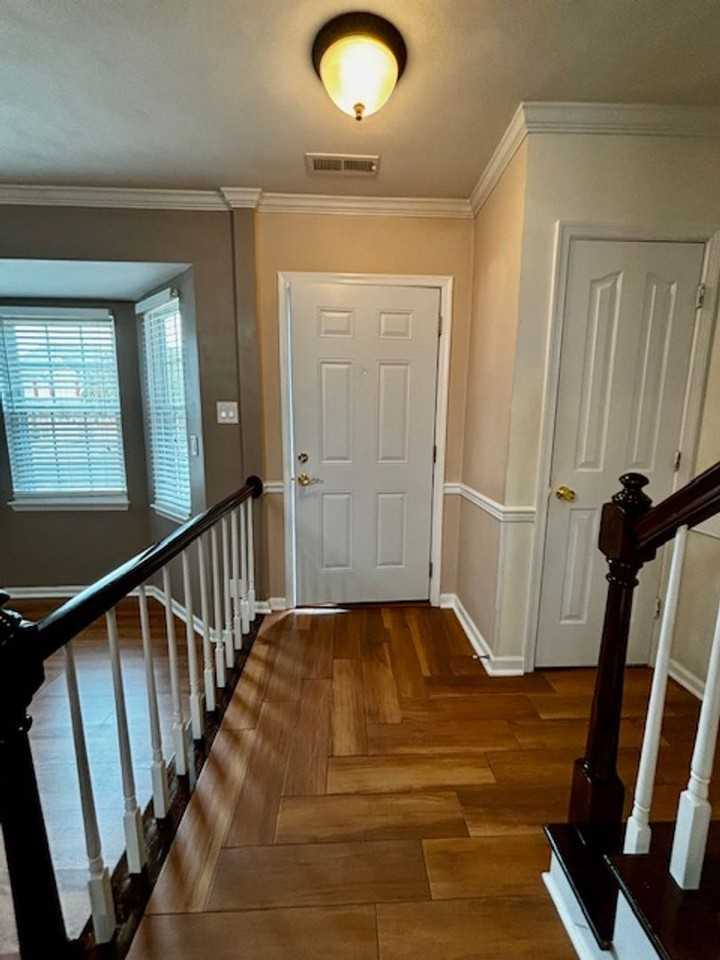 606 S Lake Cir - Photo 2 of 31