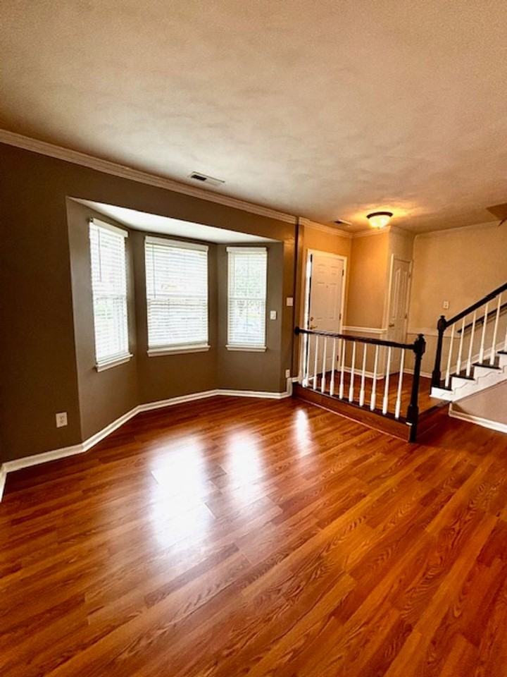 606 S Lake Cir - Photo 3 of 31