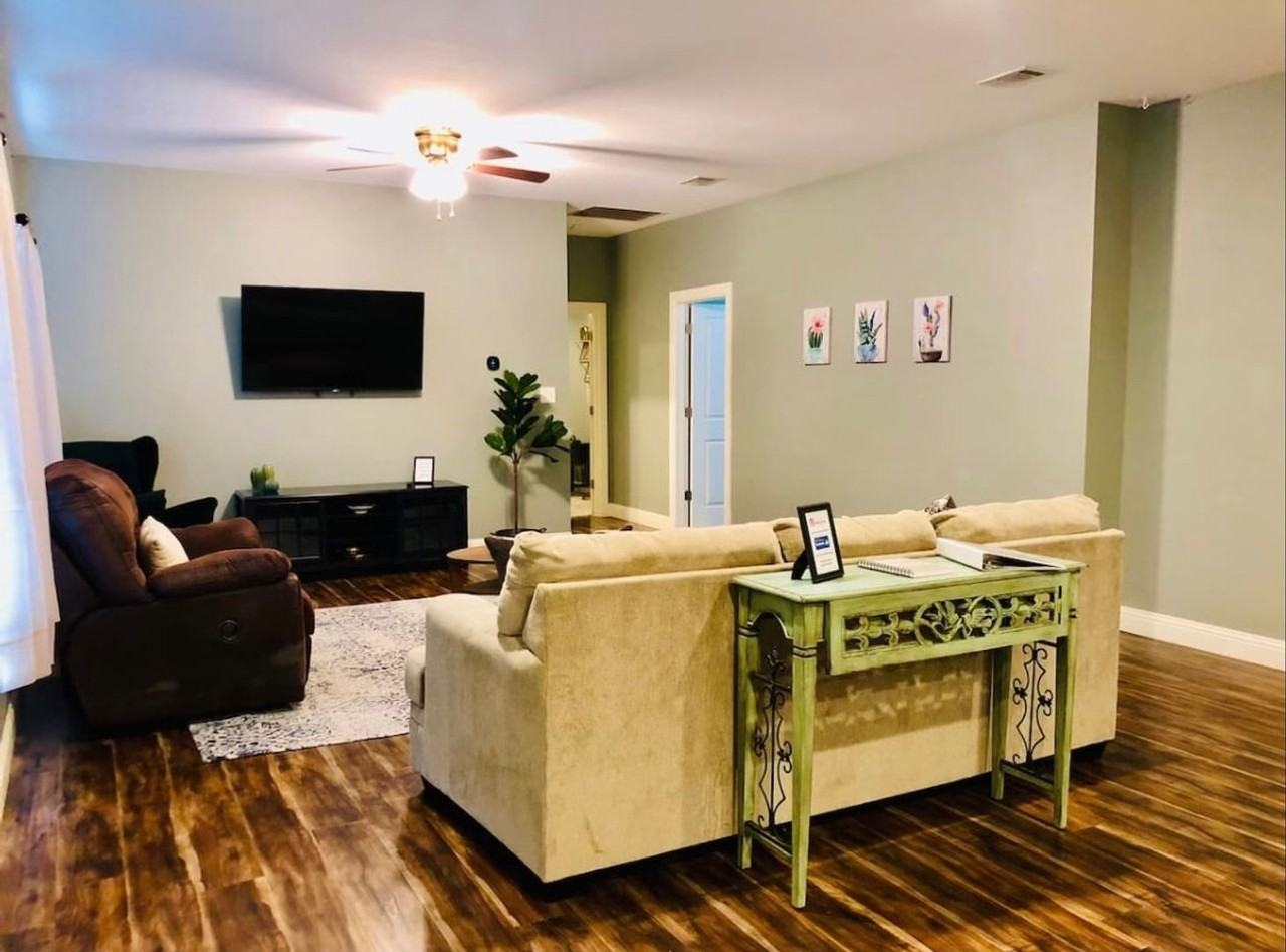 1800 Mcpherson Ave - Photo 2 of 9