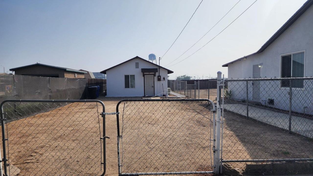 26535 Ward St - Photo 2 of 11