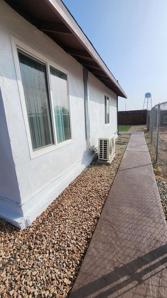 26535 Ward St - Photo 4 of 11