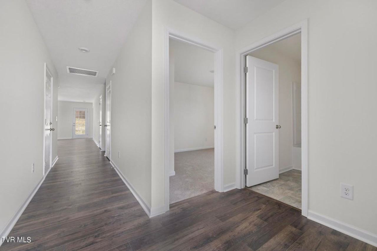 1134 Clearwater Ln - Photo 5 of 18