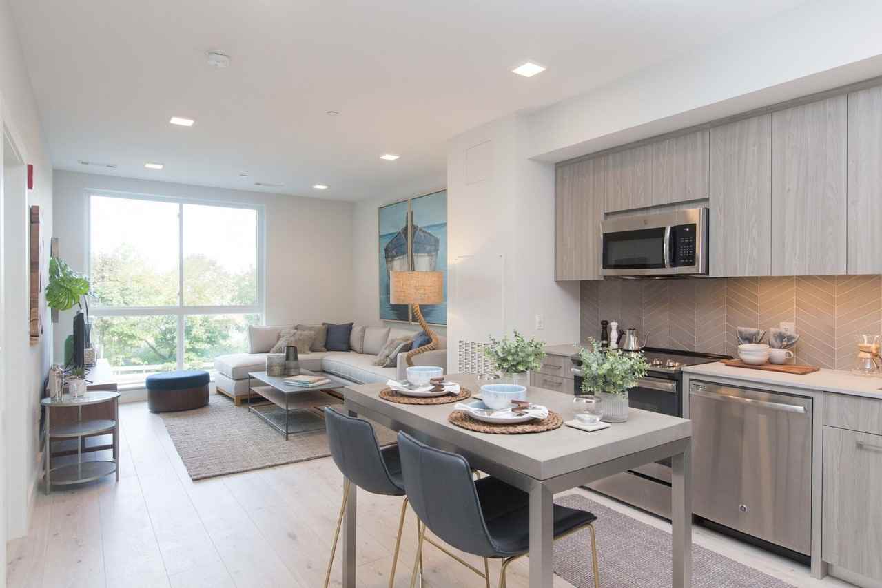 One Beachmont - Photo 4 of 35