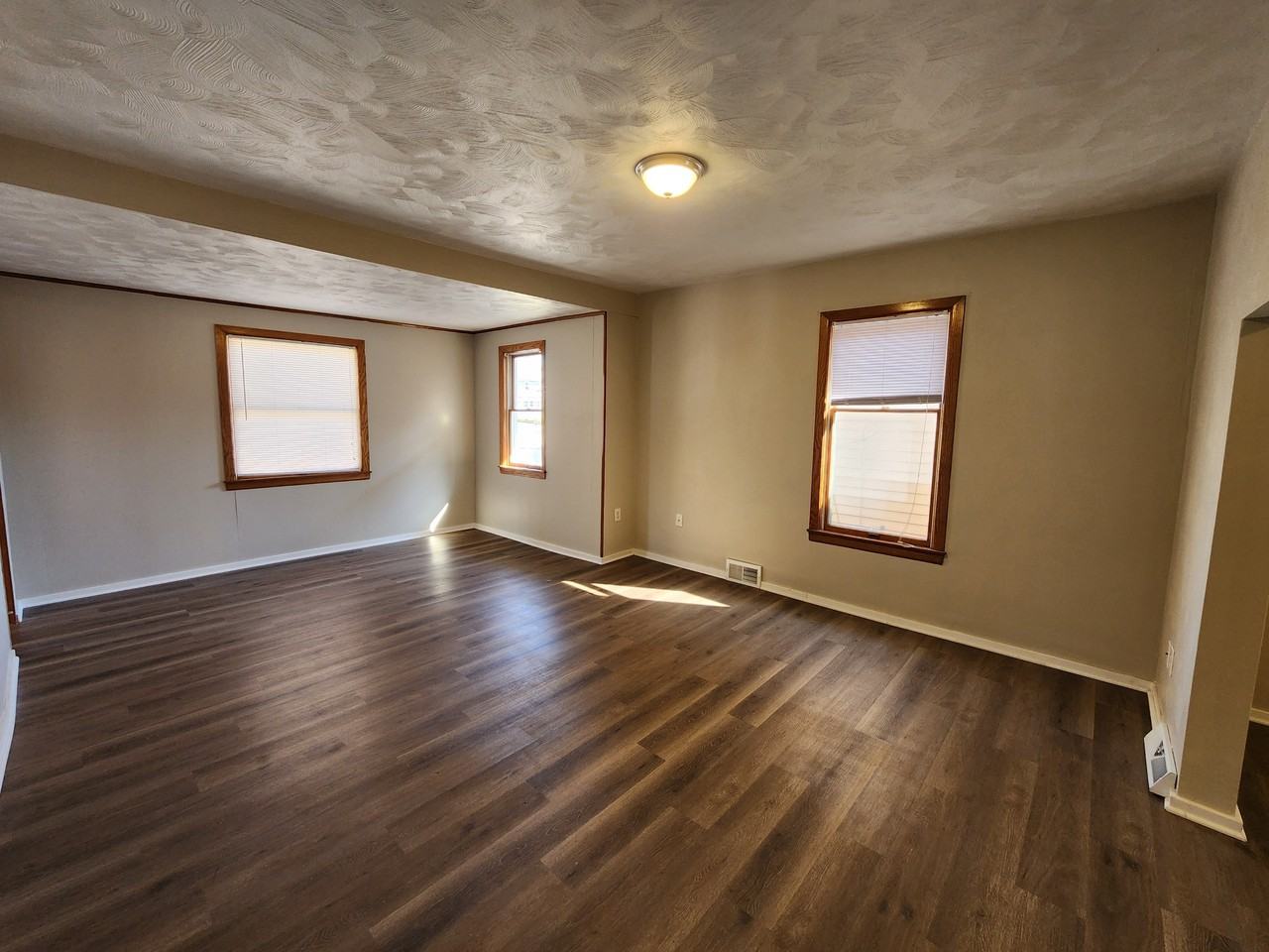 64 Race Street - Photo 2 of 10