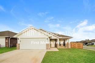 5900 Nw Hoover St - Photo 1 of 1