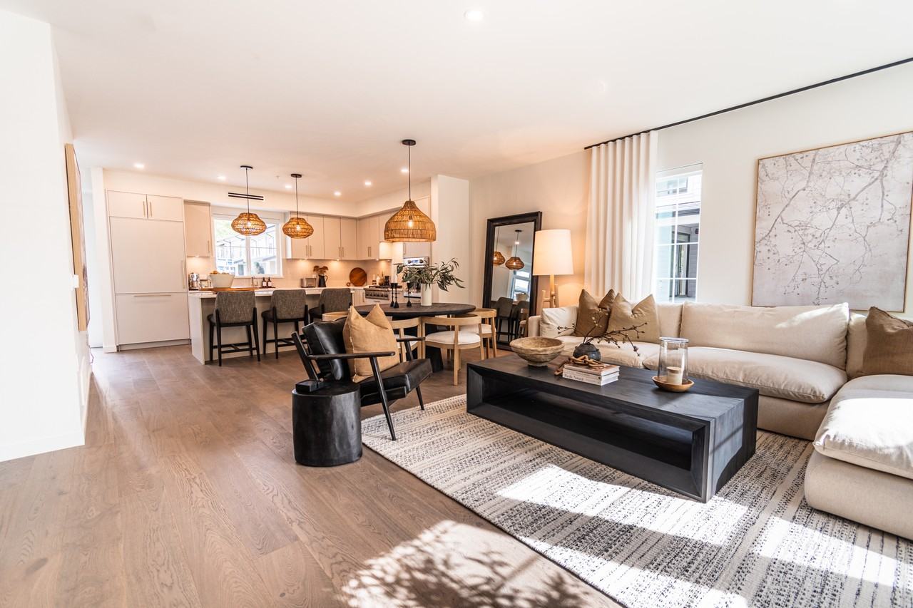 9122 King Street - Photo 2 of 20