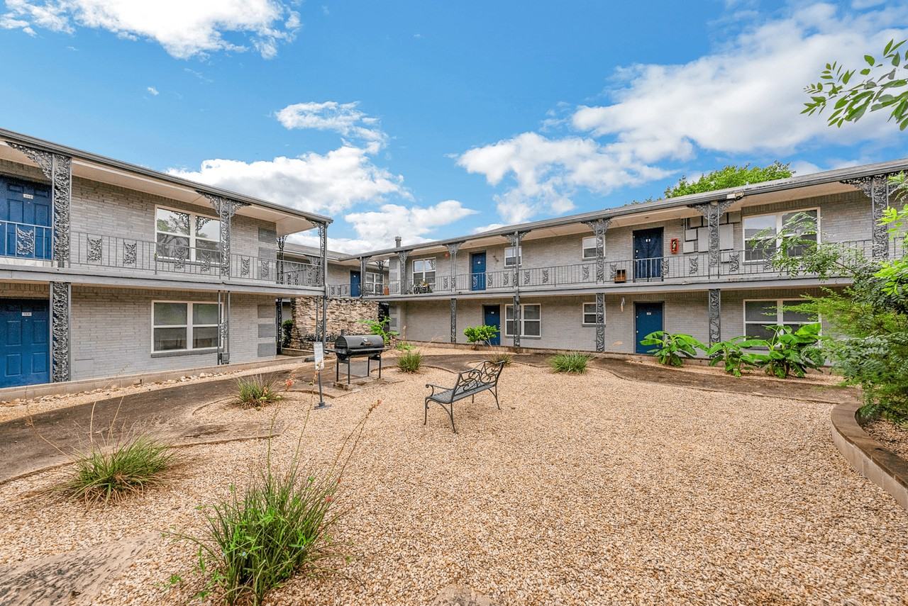 Abbey Road - Photo 6 of 50