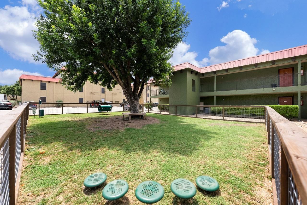 Kensington Terrace - Photo 7 of 50