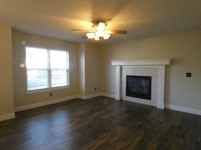 7908 N Ames Ave - Photo 2 of 21