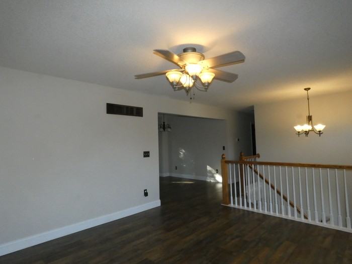 7908 N Ames Ave - Photo 3 of 21