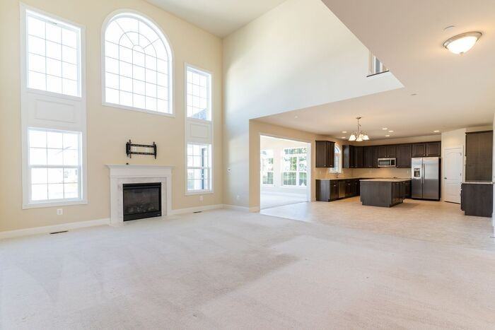 25034 Meadowlark Ct - Photo 3 of 15