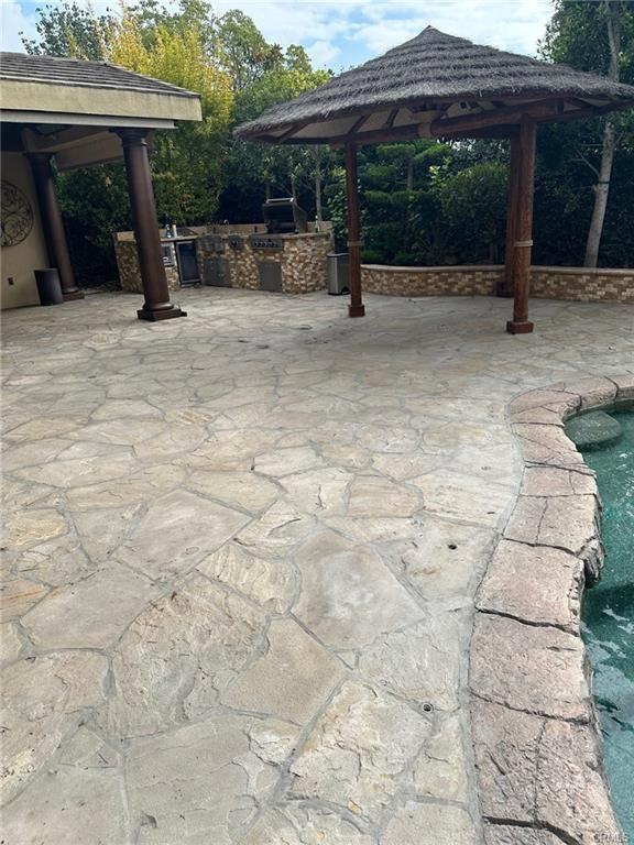 11 Sawgrass Dr - Photo 2 of 6