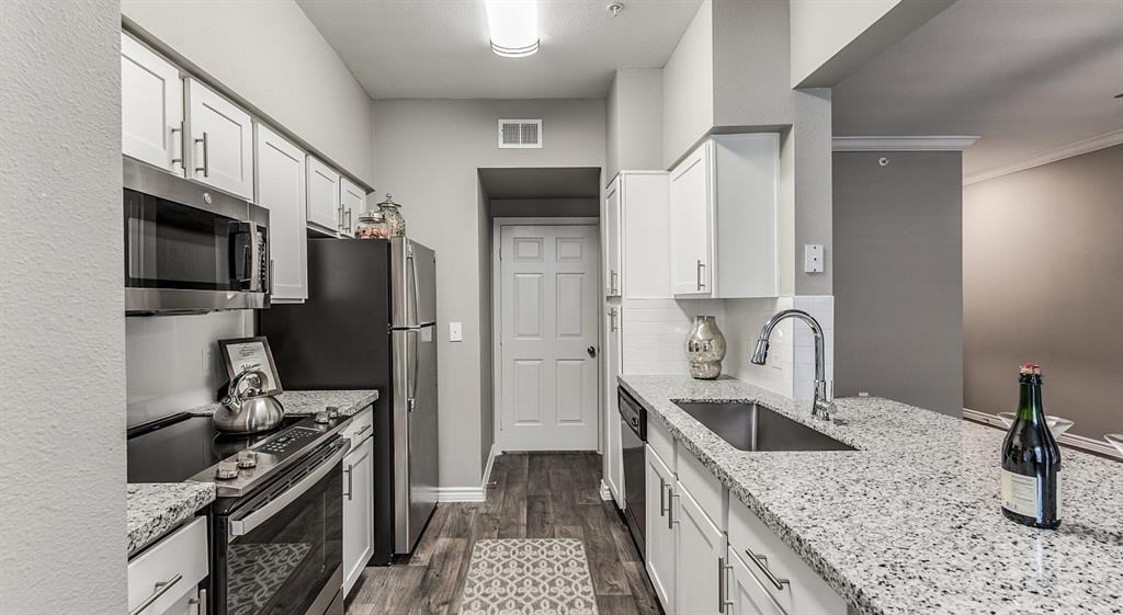 938 Kingwood Dr #618 - Photo 2 of 10