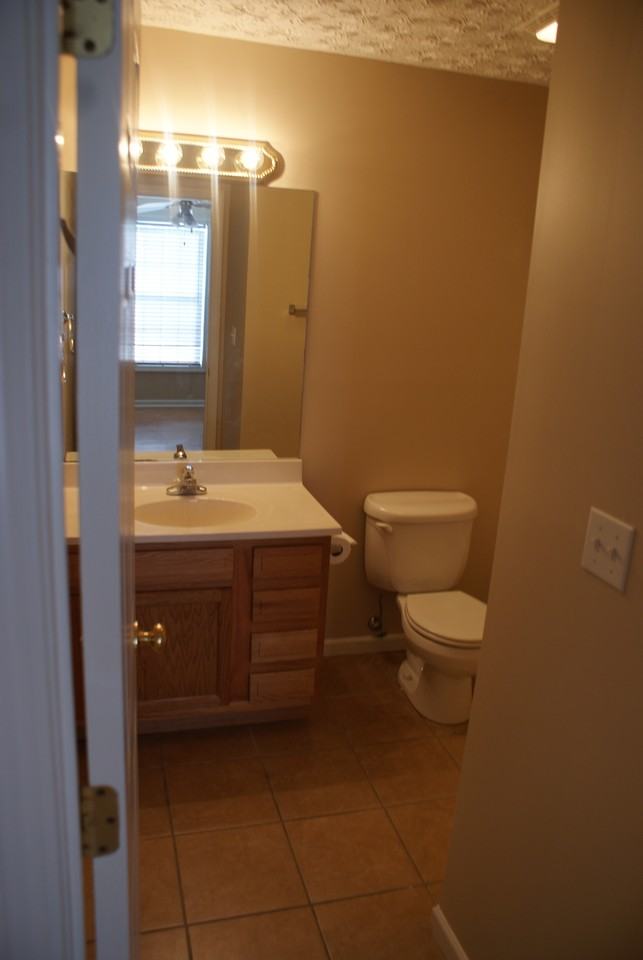 105 Apple Tree Way - Photo 3 of 9