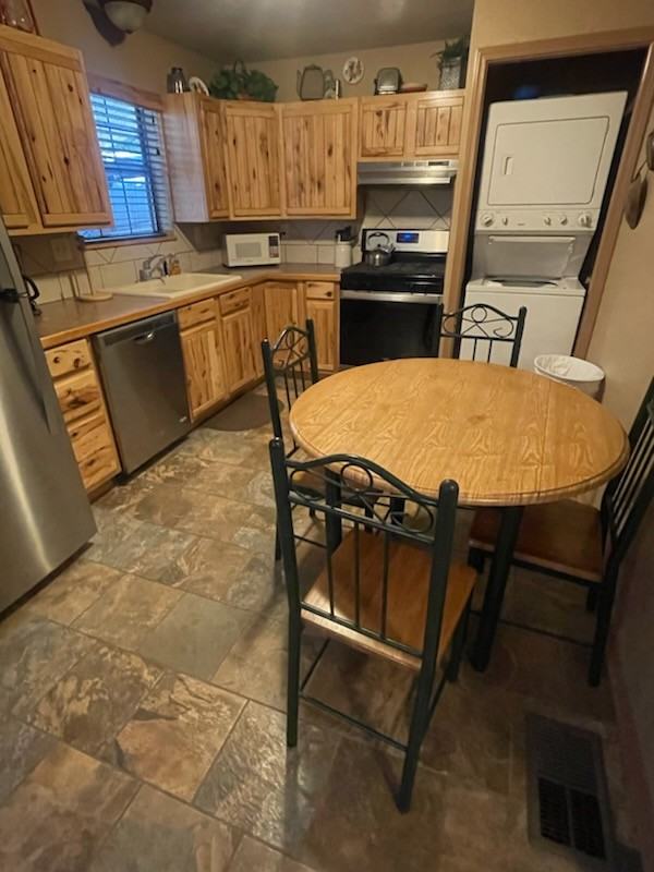 110 Hart Ave #NA - Photo 6 of 8