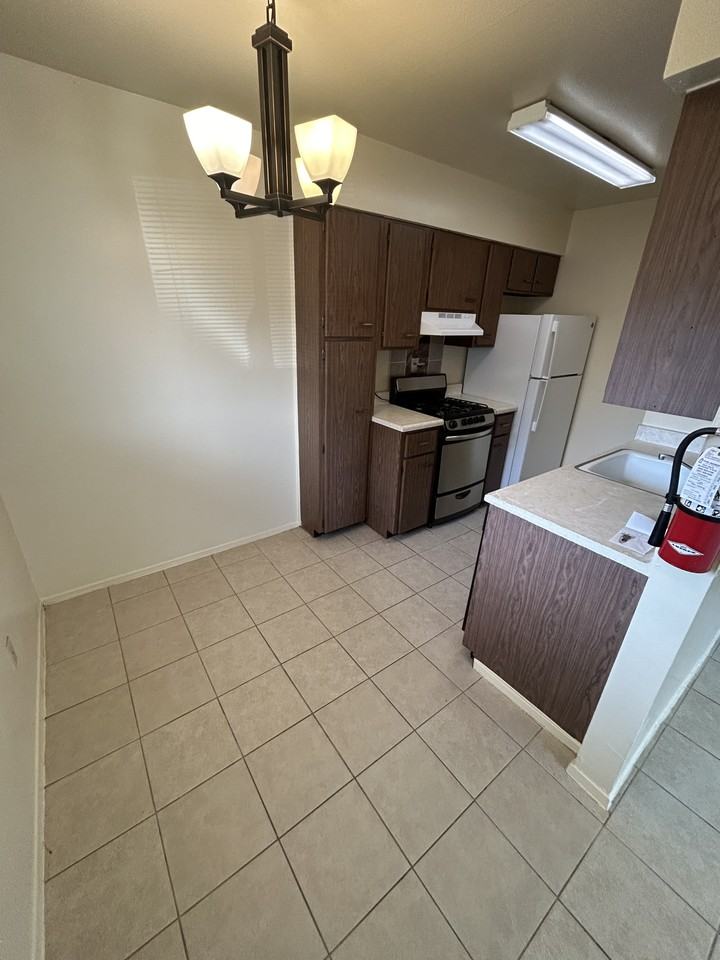 128 Moore St #2 - Photo 5 of 8