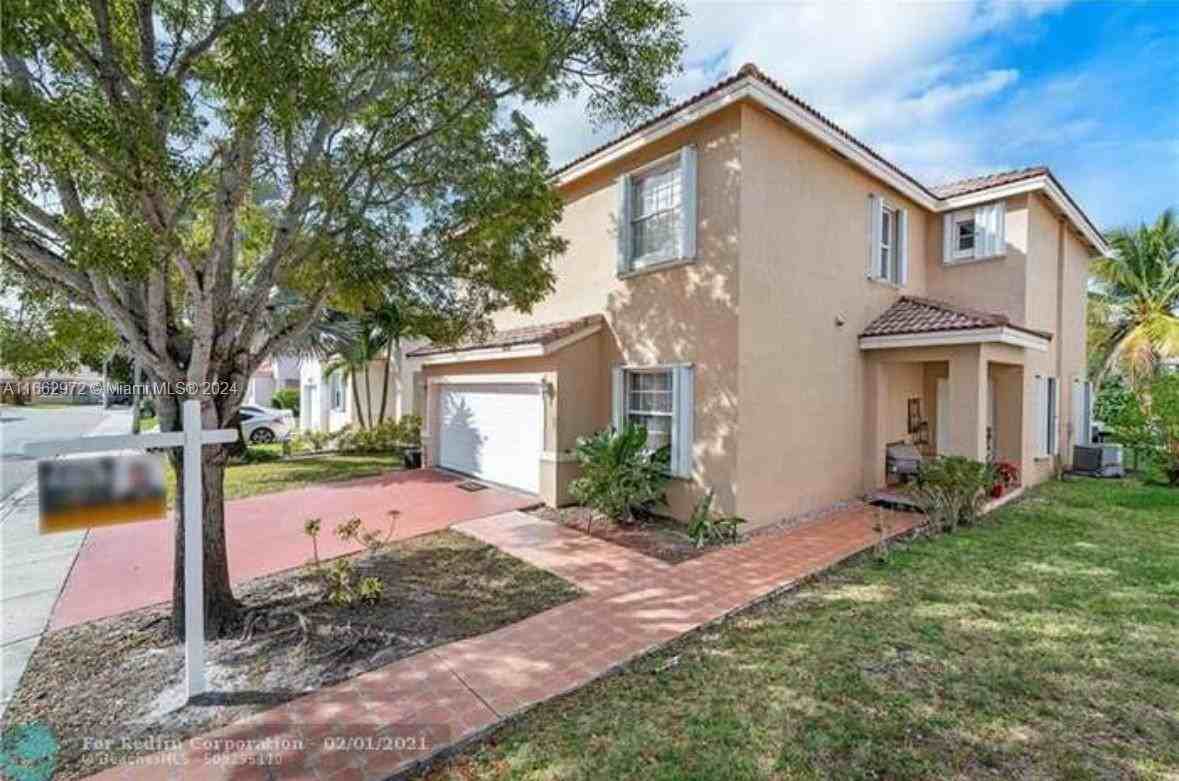 10561 Sw 13th Ct - Photo 2 of 8