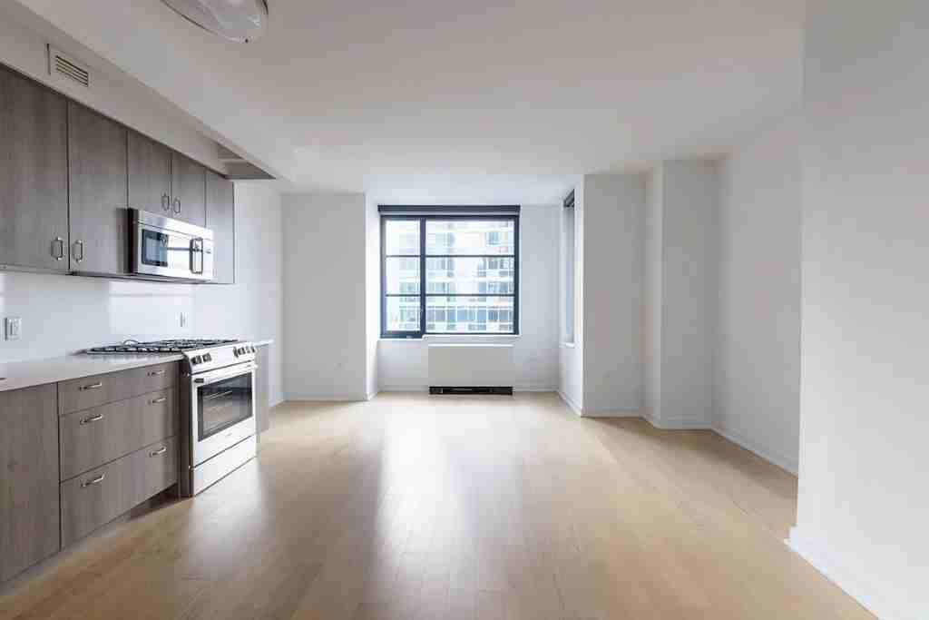 W 38th St #29D - Photo 3 of 20