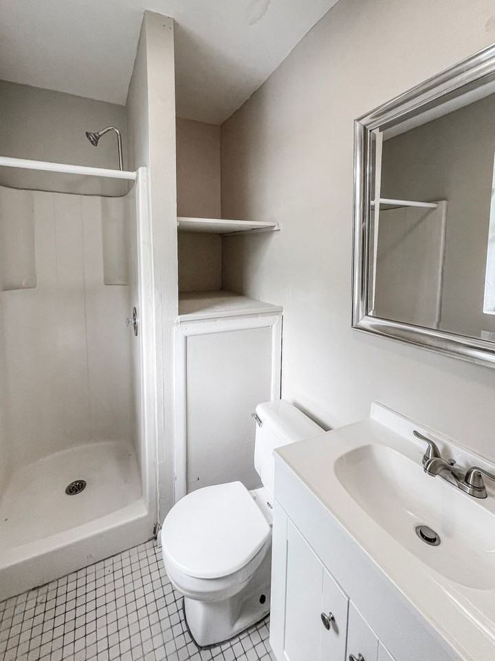 321 W Ianthe St #6 - Photo 5 of 7