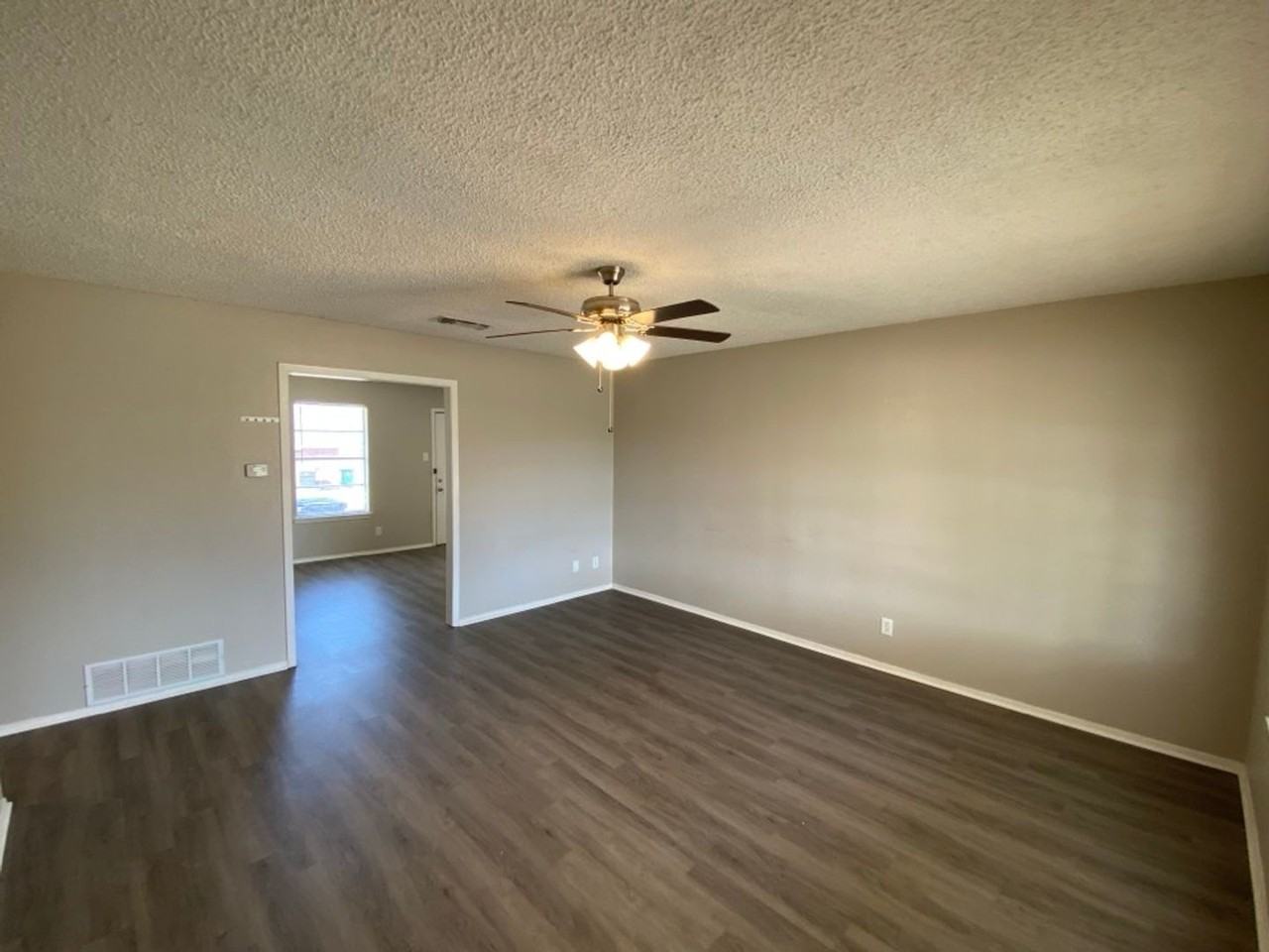 1736 Edmund Blvd - Photo 4 of 18