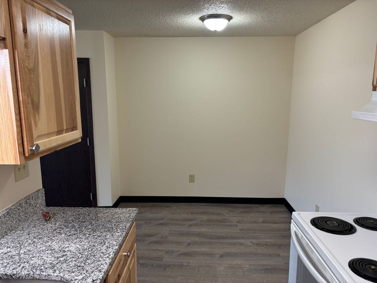 2501 Leonard St - Photo 6 of 14