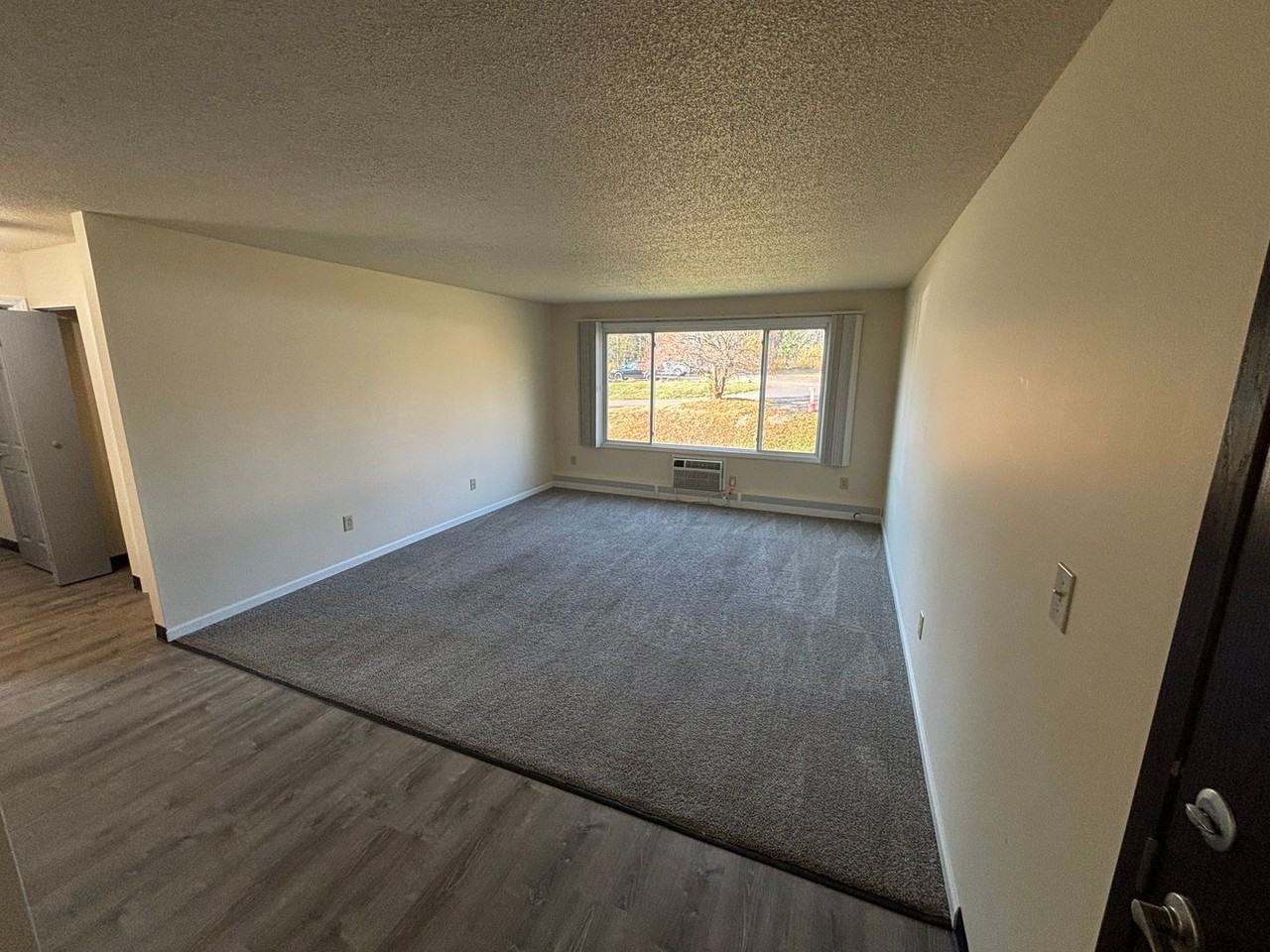 2501 Leonard St - Photo 3 of 14