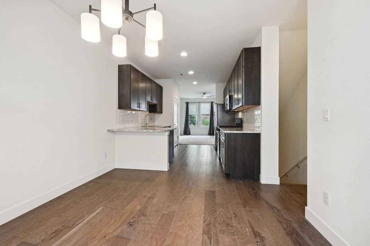 1056 Navajo St - Photo 5 of 26