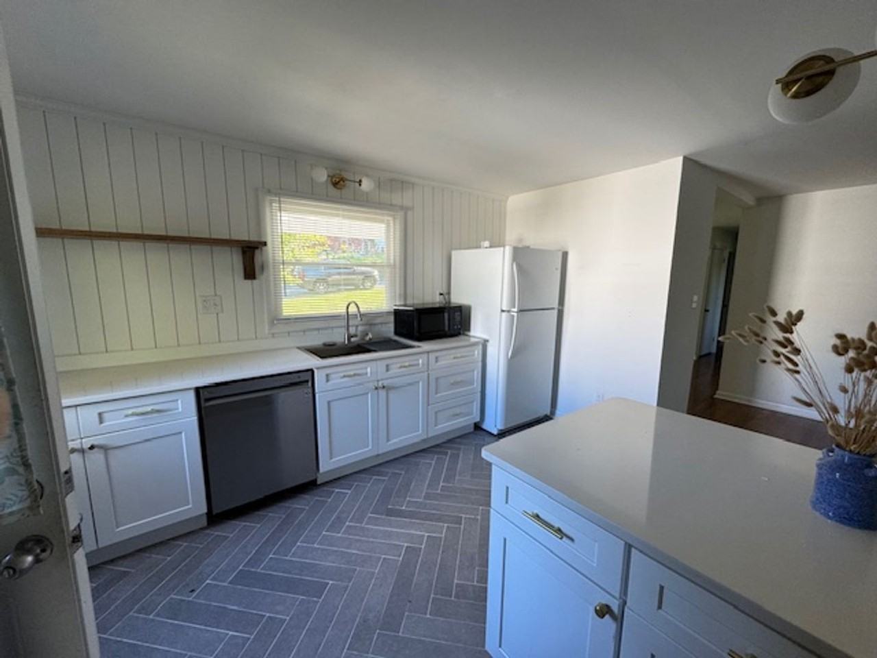 1111 Standish Cir - Photo 2 of 22