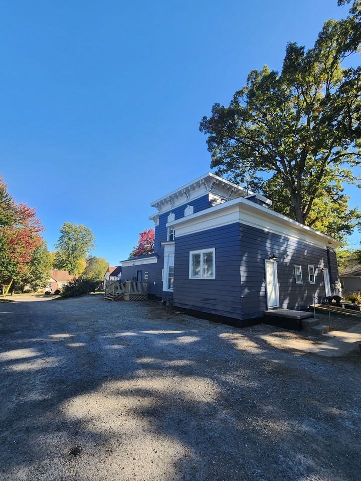 422 S Union St Apt D - Photo 3 of 16