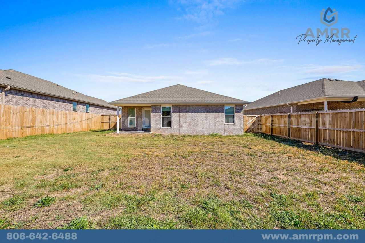 125 Southwest Vanessa Street - Photo 3 of 31