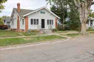 featured image of 520 W 31st St