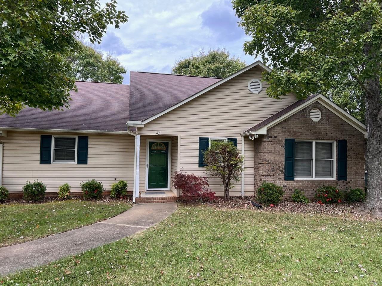 401 Hidden Creek Cir - Photo 2 of 38