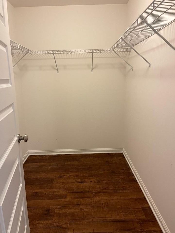 1009 Avenue B Se - Photo 4 of 20