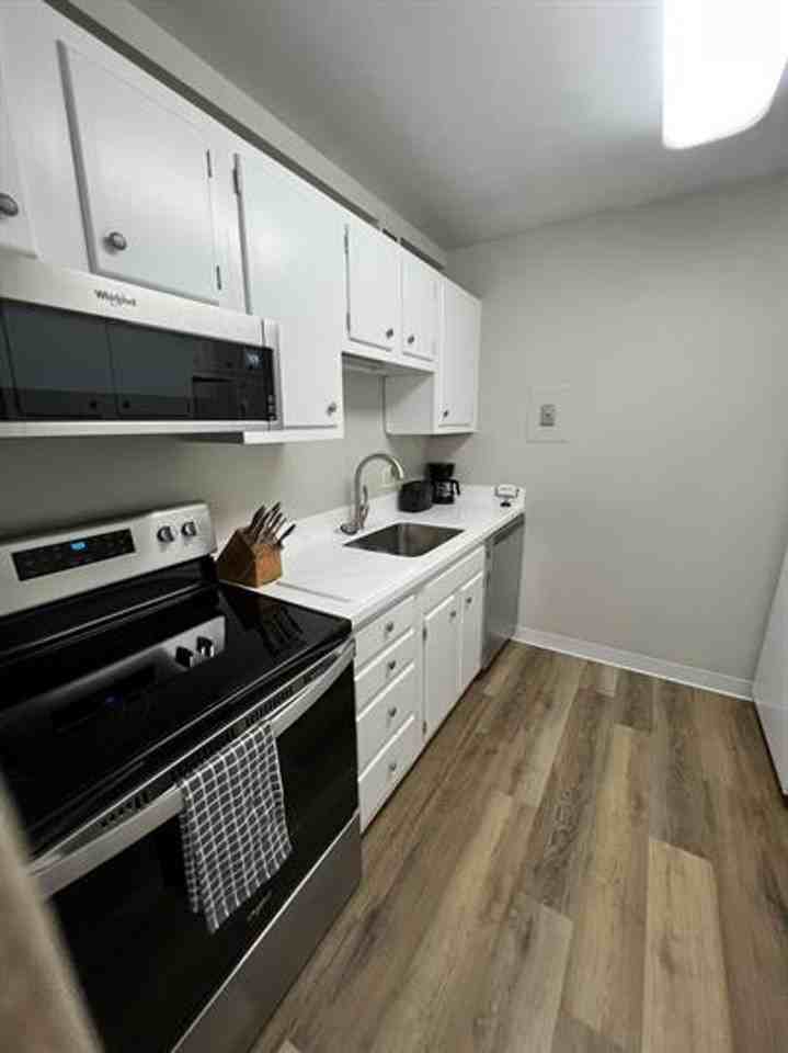 The Town House - Photo 3 of 17