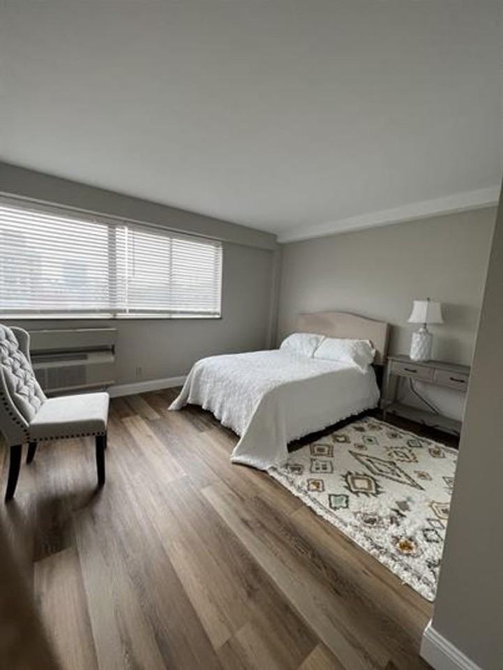 The Town House - Photo 6 of 17