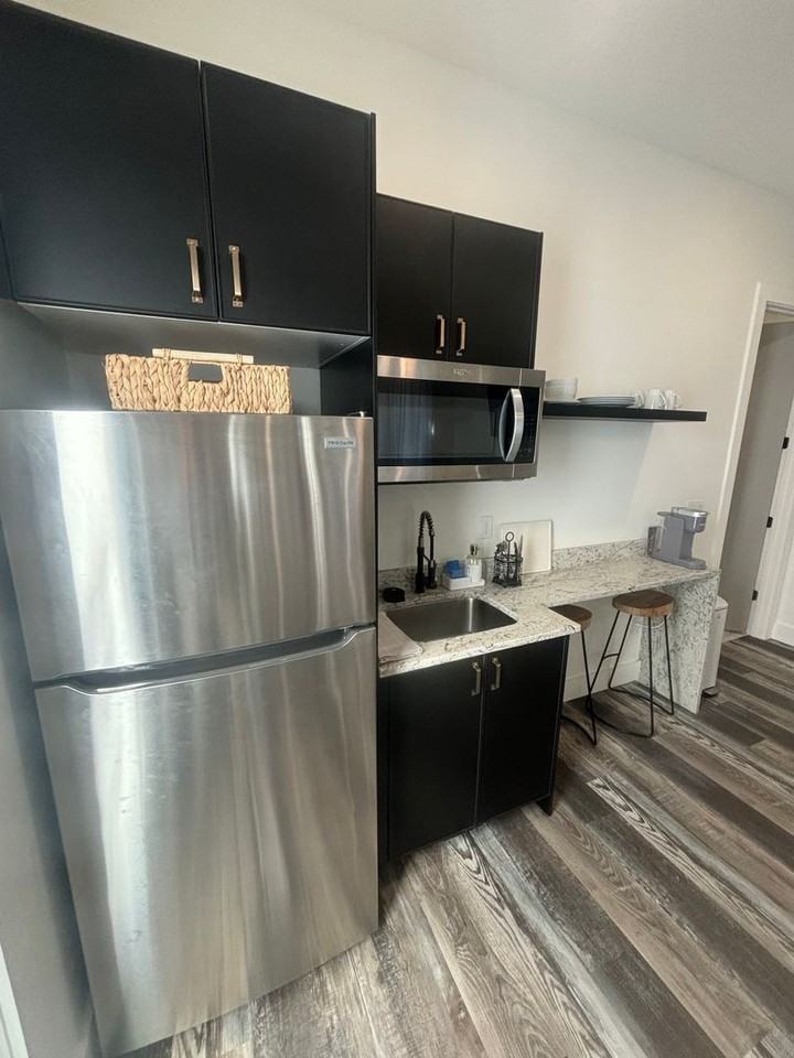 415 E 7th Ave #B - Photo 5 of 14