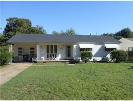 featured image of 3815 Barry Ave
