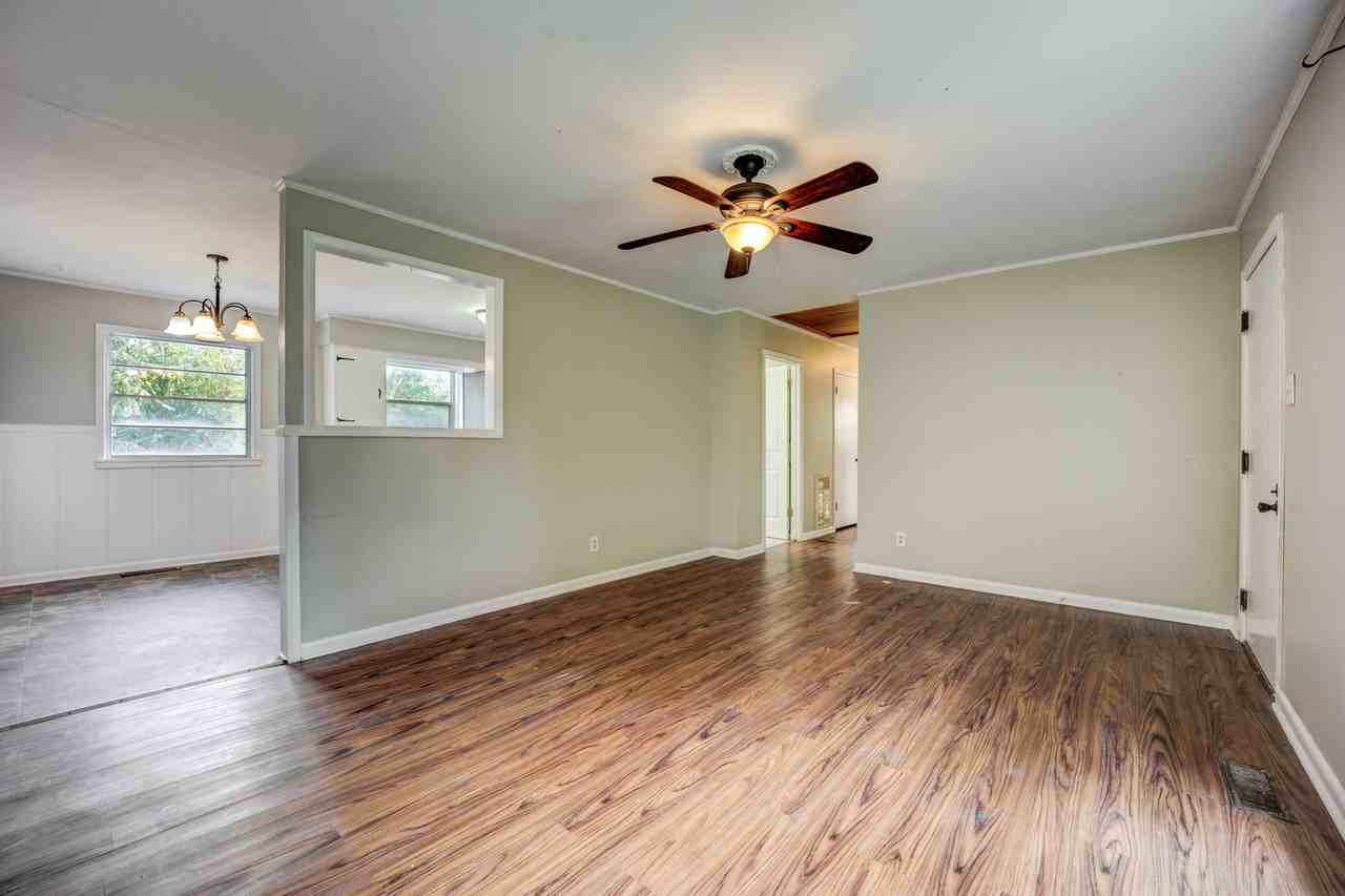 3815 Barry Ave - Photo 2 of 19
