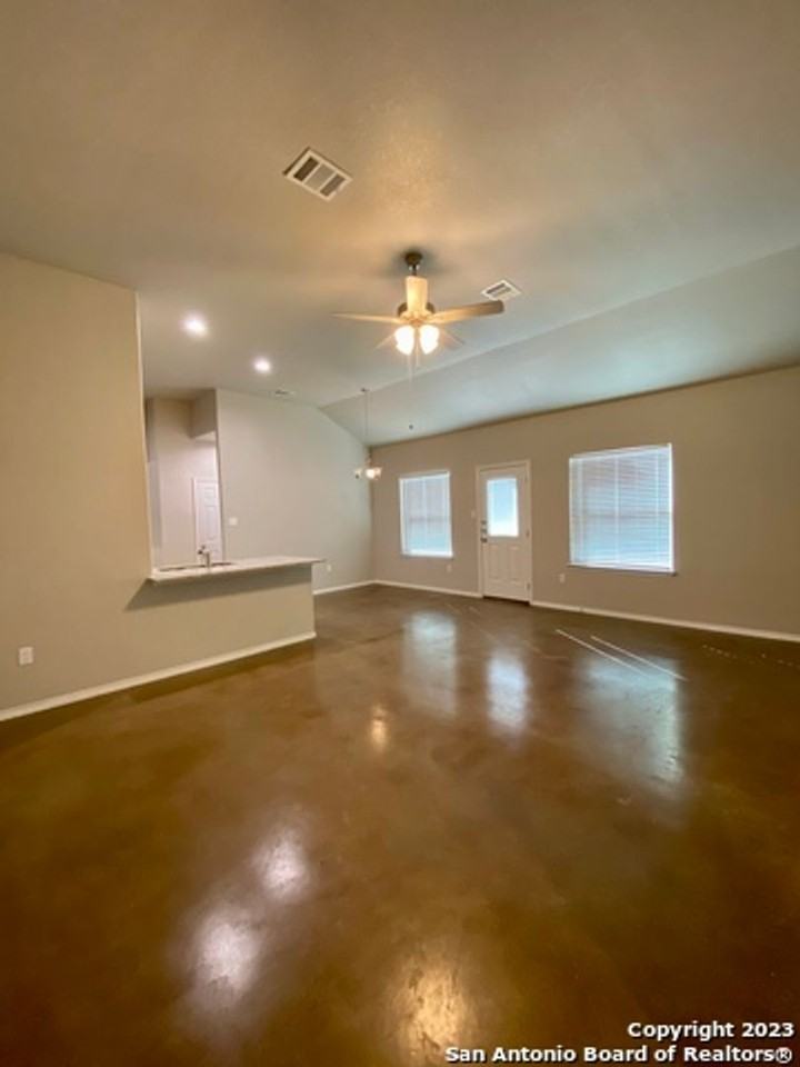 1138 Burek Cross - Photo 3 of 18