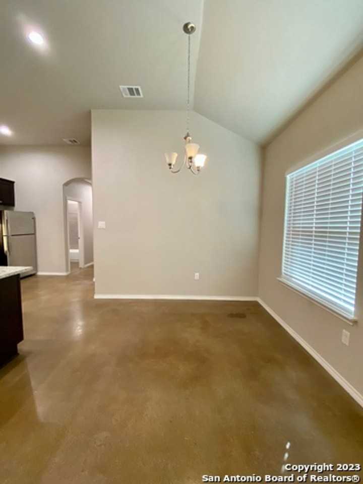 1138 Burek Cross - Photo 4 of 18