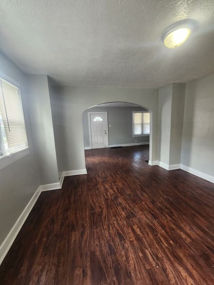 1413 N Concord St - Photo 3 of 10