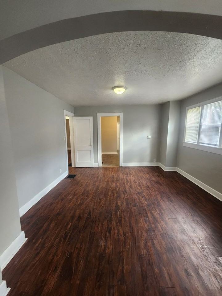 1413 N Concord St - Photo 4 of 10